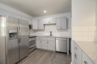 10810 Ewing Ave in Kansas City, MO - Building Photo - Building Photo