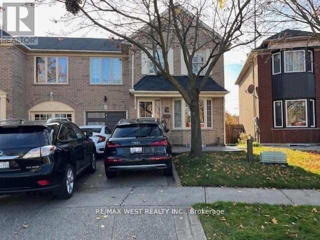 38 Fern Valley Crescent in Brampton, ON - Building Photo