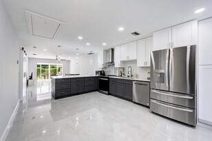 21070 Covington Dr in Boca Raton, FL - Building Photo