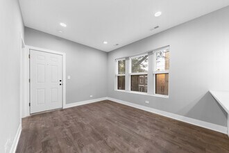 1407 W Flournoy St in Chicago, IL - Building Photo - Building Photo