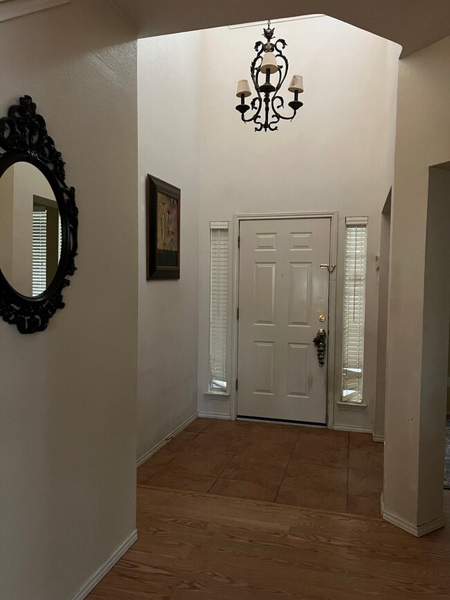 8955 W Hove Loop in Austin, TX - Building Photo - Building Photo