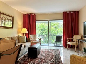 2271 NE 68th St in Fort Lauderdale, FL - Building Photo - Building Photo