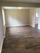 412 Stowell St in Anahuac, TX - Building Photo - Building Photo