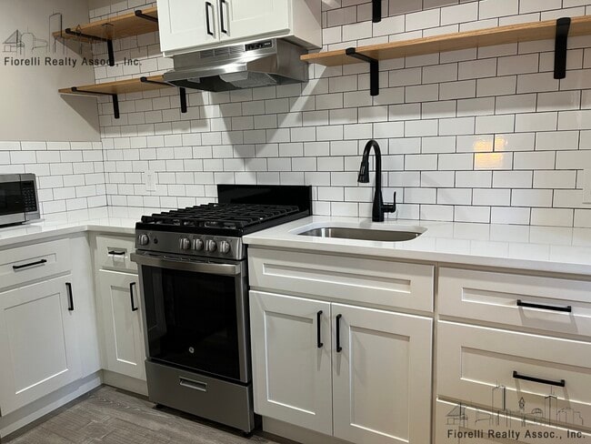 97 Cottage St, Unit 1