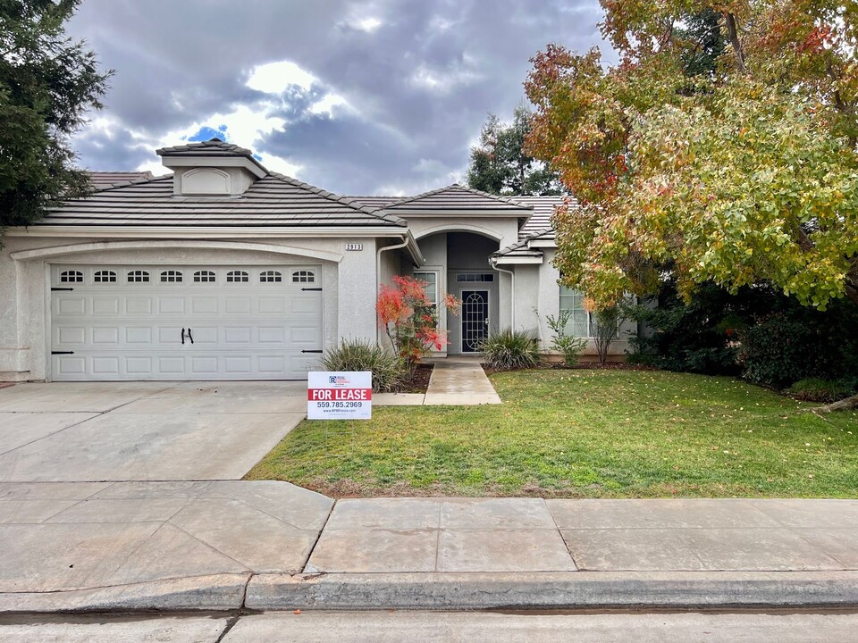 2913 E Plymouth Way in Fresno, CA - Building Photo