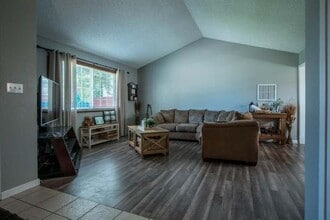 4257 N Forestiere Ave in Fresno, CA - Building Photo - Building Photo