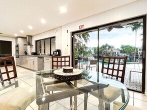 1104 Washington St in Hollywood, FL - Building Photo - Building Photo