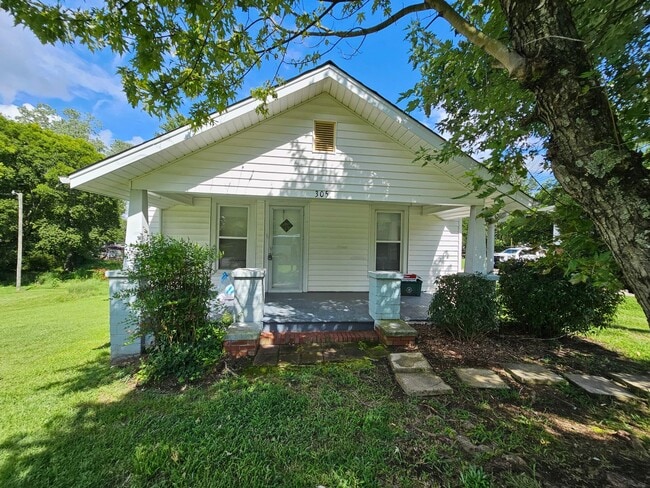 property at 305 Barnwell St