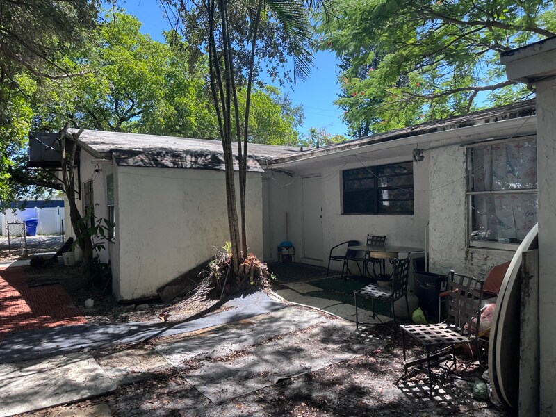 1918 Sheridan St in Hollywood, FL - Building Photo