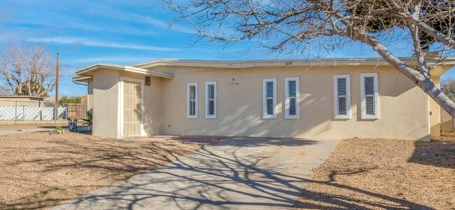 property at 1710 Betty Cir