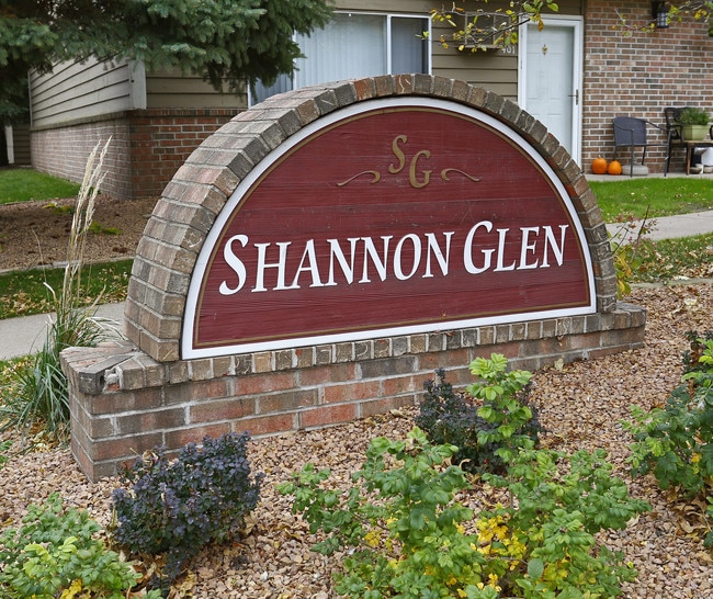 Shannon Glen Townhomes in Rosemount, MN - Foto de edificio - Building Photo