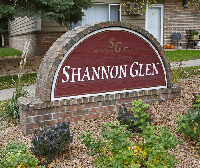 Shannon Glen Townhomes in Rosemount, MN - Building Photo - Building Photo