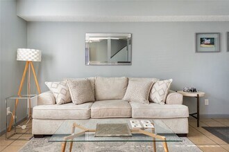 106 NW Park St in Bentonville, AR - Building Photo - Building Photo