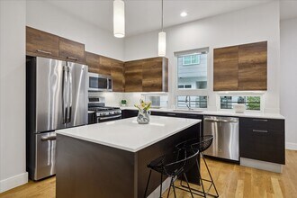 2715 St Emanuel St in Houston, TX - Building Photo - Building Photo