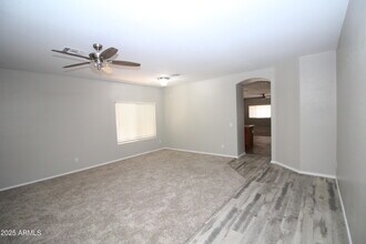 8166 W Rose Garden Ln in Peoria, AZ - Building Photo - Building Photo