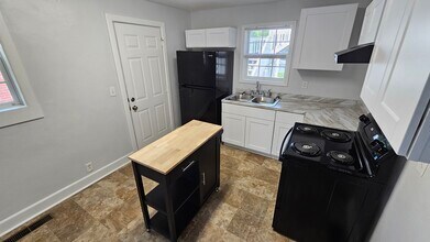162 Enota Ave NW, Unit Hill Top #D in Gainesville, GA - Building Photo - Building Photo