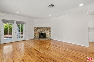 15328 Vose St in Los Angeles, CA - Building Photo - Building Photo