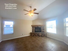 2309 La Paloma Dr in Las Cruces, NM - Foto de edificio - Building Photo