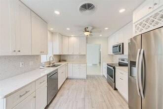 2222 N Overbrook Ave in Belleair Bluffs, FL - Building Photo - Building Photo