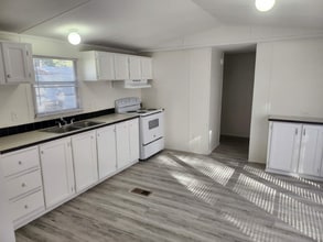 1512 Orchard Farm Ln in Raleigh, NC - Foto de edificio - Building Photo