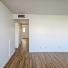 227 Castlewood Dr in North Palm Beach, FL - Building Photo - Building Photo