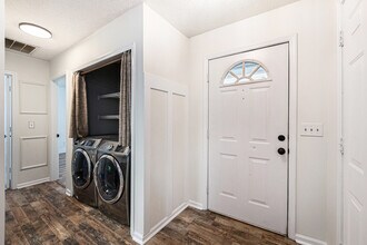 1167 Landsdowne Dr in Charleston, SC - Building Photo - Building Photo