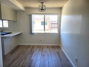 16661 Blanton Ln, Unit B in Huntington Beach, CA - Foto de edificio - Building Photo