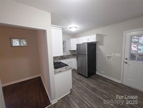 3136 Creighton Dr in Charlotte, NC - Building Photo - Building Photo