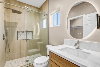 502 S Broder St in Anaheim, CA - Building Photo - Building Photo