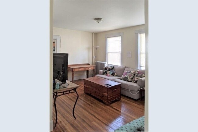 120 Walnut St in Somerville, MA - Building Photo - Building Photo