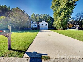 71 Caroline Ln in Dallas, GA - Foto de edificio - Building Photo