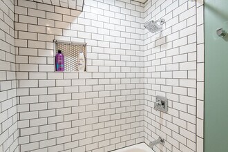 1530 N Cass St, Unit R in Milwaukee, WI - Building Photo - Building Photo