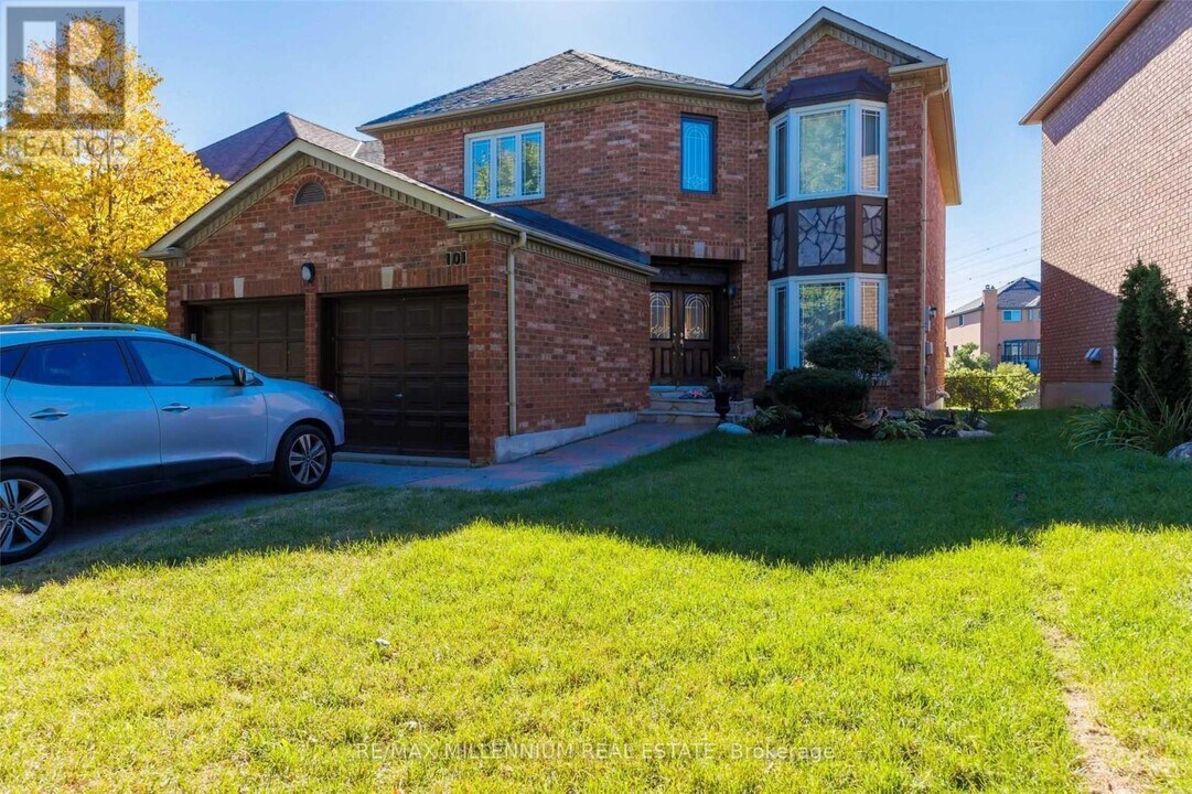 101 Loma Vista Dr in Vaughan, ON - Building Photo