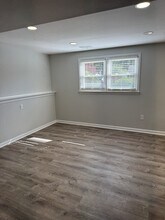 914 Daleview Dr in Silver Spring, MD - Foto de edificio - Building Photo