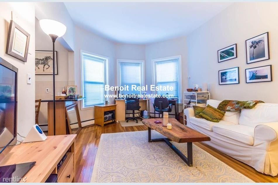 863 Massachusetts Ave-Unit -Apt 21 in Cambridge, MA - Building Photo