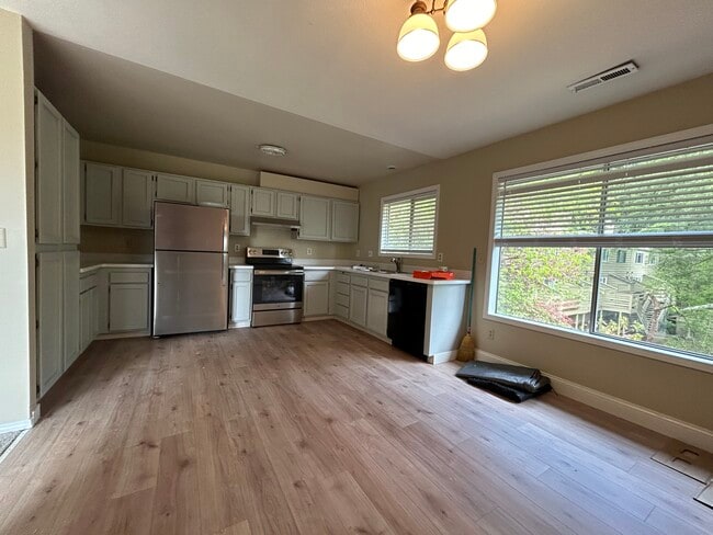 304 Cervantes, Unit #304