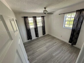 3920 NW 185th St in Miami Gardens, FL - Building Photo - Building Photo