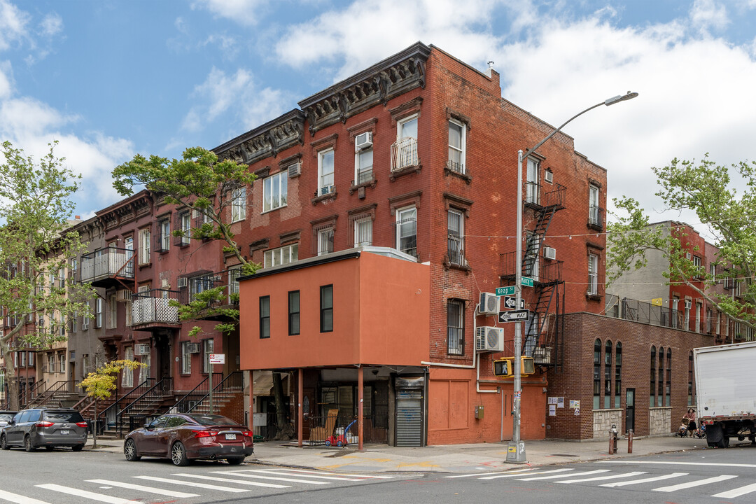 238 Keap St in Brooklyn, NY - Building Photo