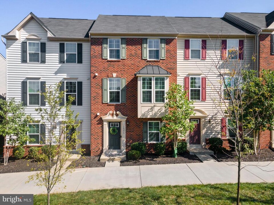 14273 Haro Trail in Gainesville, VA - Building Photo