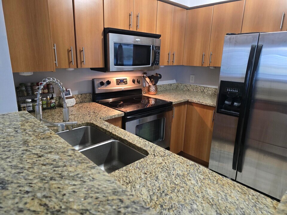 1215 Crystal Way in Delray Beach, FL - Building Photo