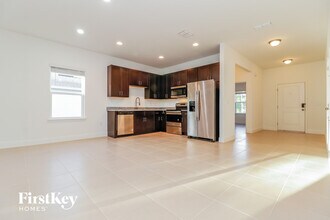 353 Hibiscus Dr in Poinciana, FL - Building Photo - Building Photo