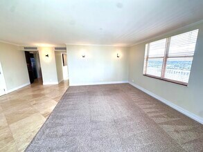 1 Las Olas Cir in Fort Lauderdale, FL - Foto de edificio - Building Photo