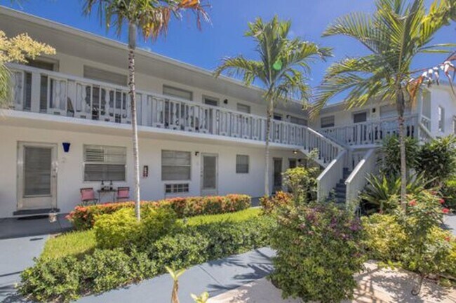 212 N K St in Lake Worth Beach, FL - Foto de edificio - Primary Photo