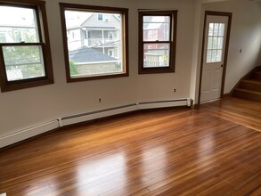 15 Lee Ter, Unit 2 in Arlington, MA - Foto de edificio - Building Photo