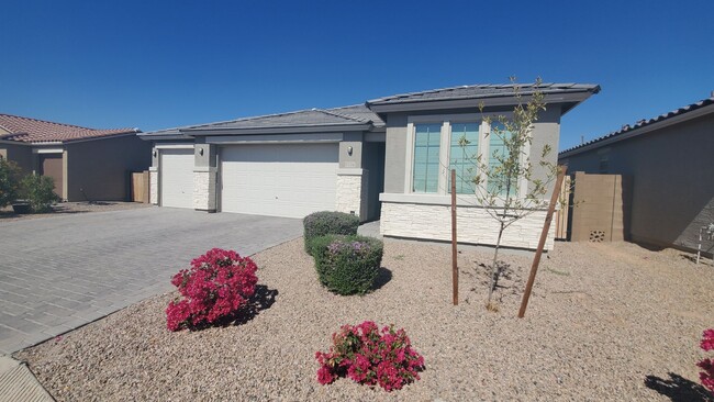 1256 E Jahns Dr in Casa Grande, AZ - Foto de edificio - Building Photo