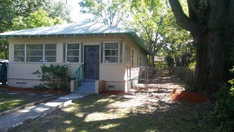 2803 Eaverson St in Jacksonville, FL - Building Photo