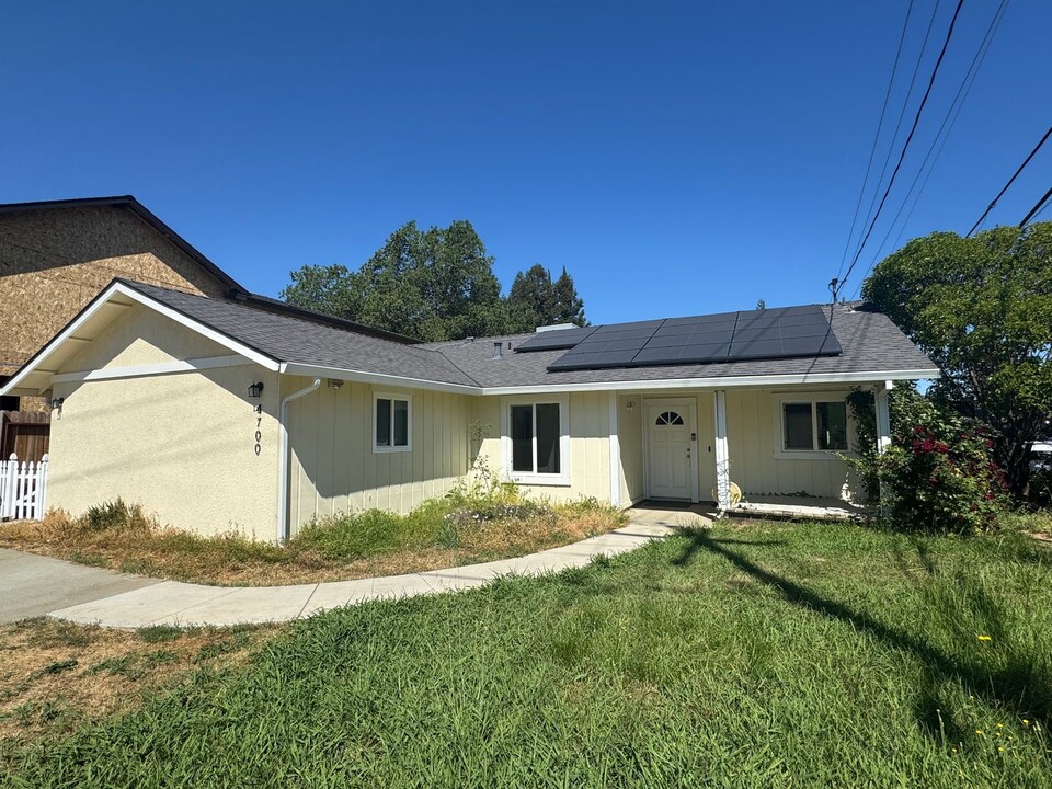4700 3rd St in Rocklin, CA - Building Photo