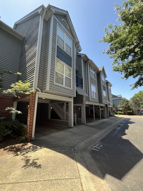 529 N Graham St in Charlotte, NC - Foto de edificio - Building Photo