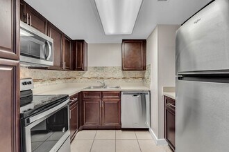 902 Lake Destiny Rd-Unit -902-D in Altamonte Springs, FL - Building Photo - Building Photo