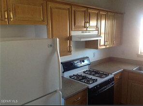 7549 Le Conte Dr in El Paso, TX - Building Photo - Building Photo